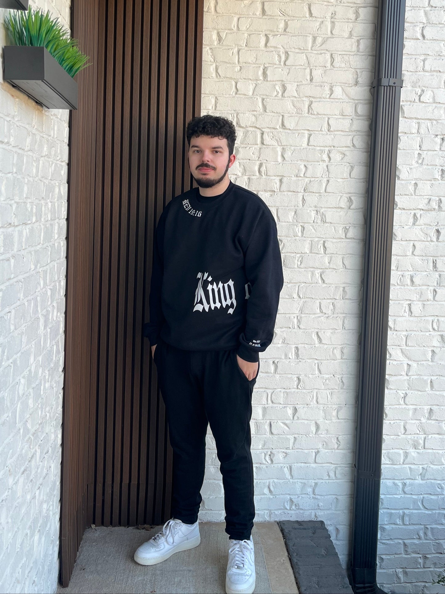KING OF KINGS REV 19:16 SWEATSHIRT